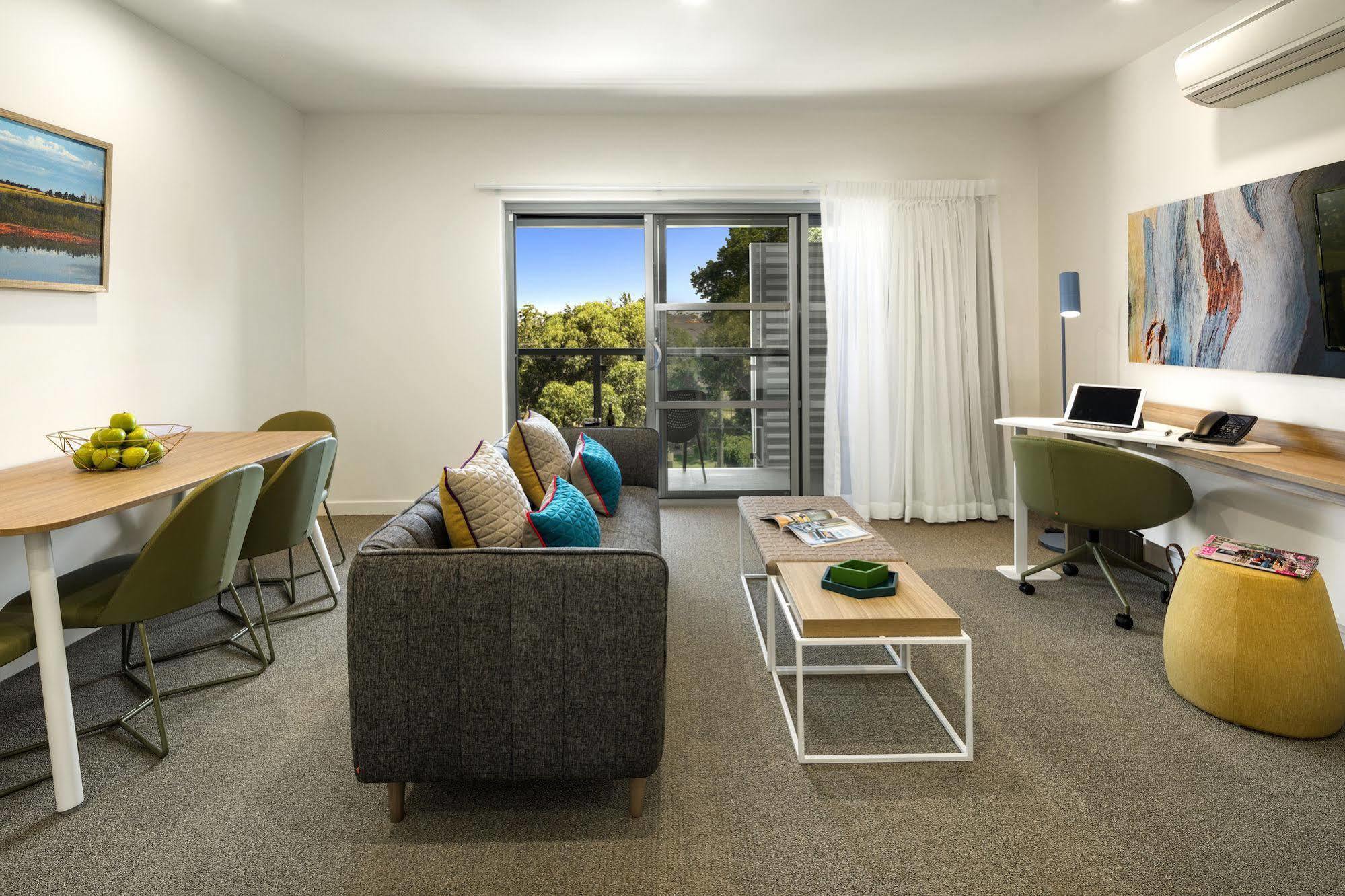 Quest Griffith Aparthotel Exterior photo