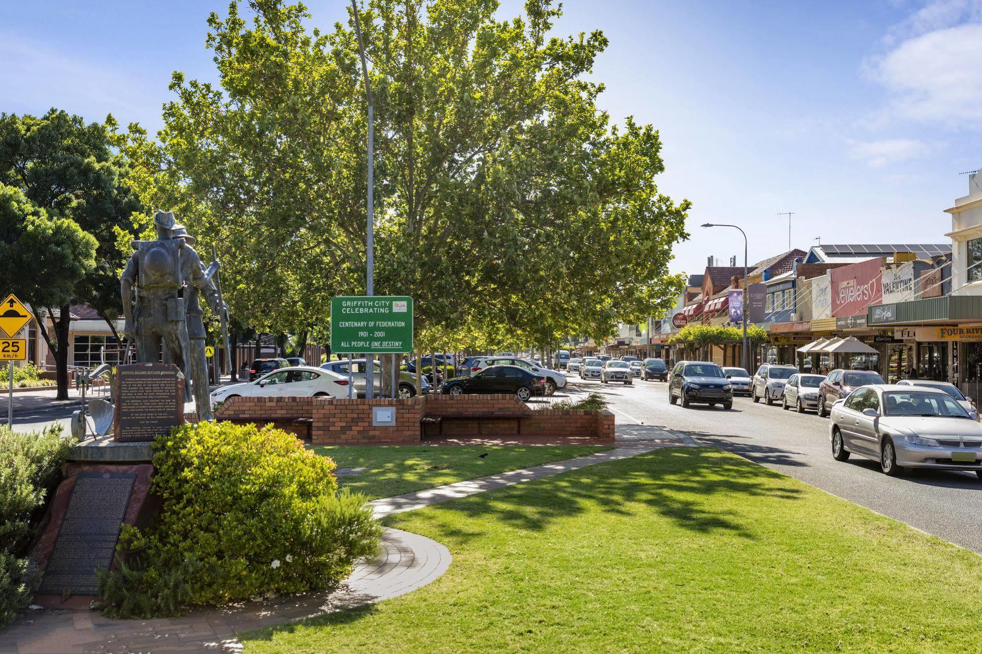 Quest Griffith Aparthotel Exterior photo